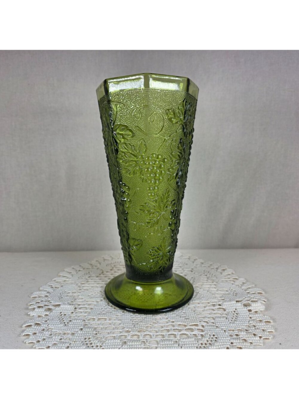 MCM Green Pressed Glass Vase With Grape & Wine Pattern Octagonal Shape 9.5" Tall - Picture 3 of 7